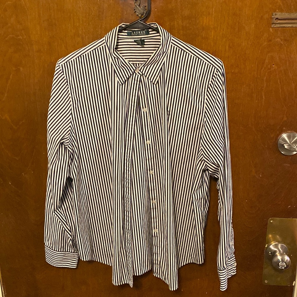 Women’s button up shirt. Can be casual or dressy.